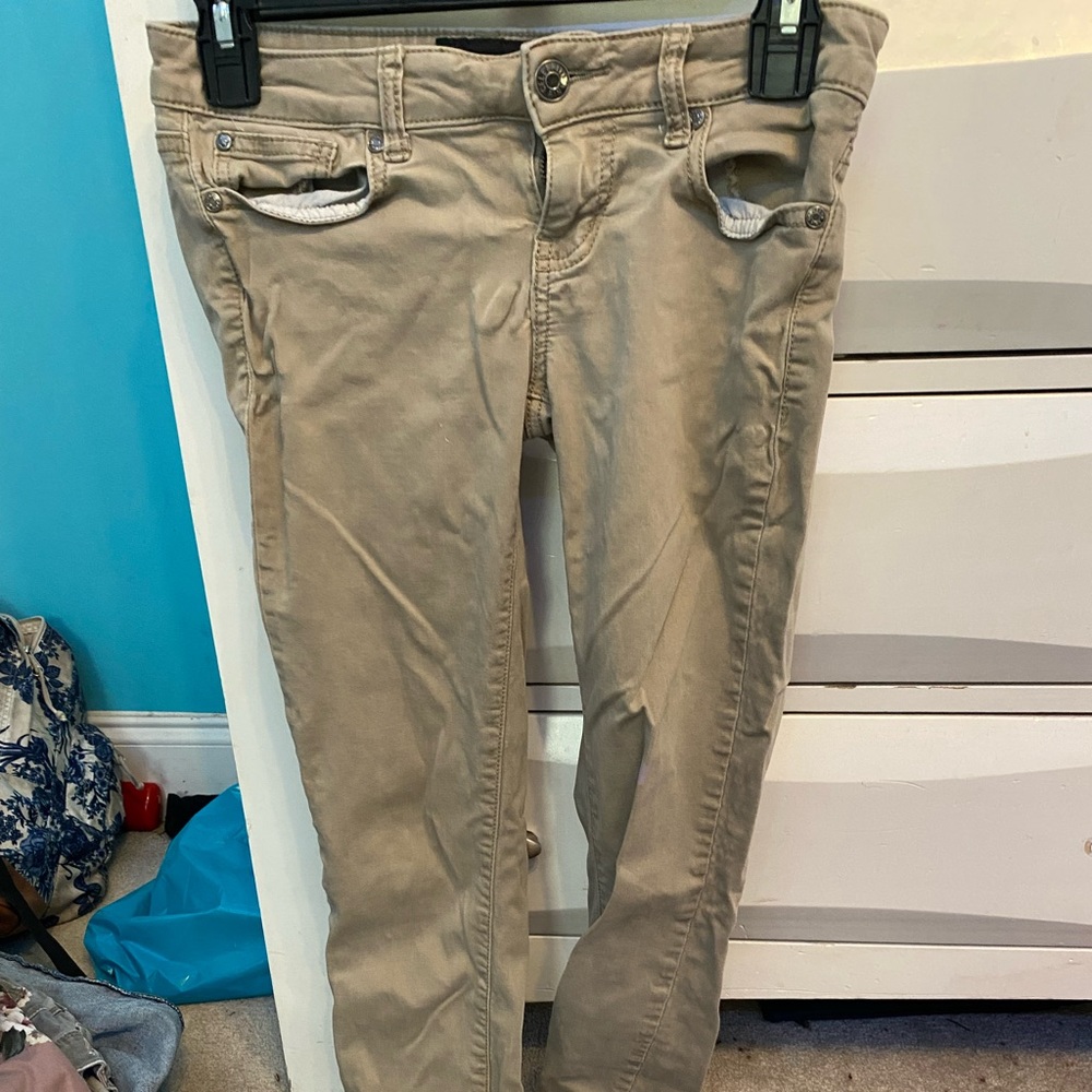 kaki pants